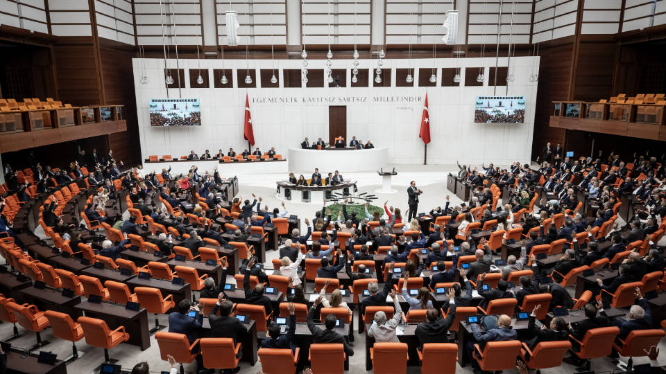 Komisyon seçiminde İYİ Partililer AKP’nin adayına oy verdi