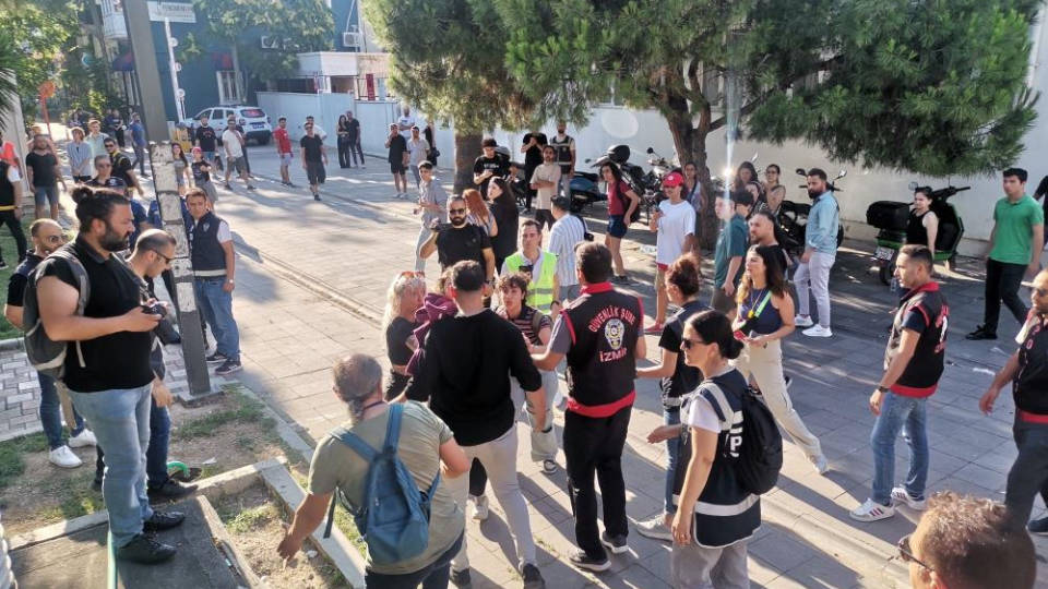 İzmir'de Onur Yürüyüşü: Tüm sokaklar ablukada, 50'nin üzerinde gözaltı