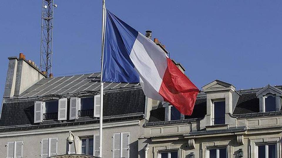 Fransa'da polisin 17 yaşındaki sürücüyü öldürmesine tepkiler büyüyor: 31 gözaltı