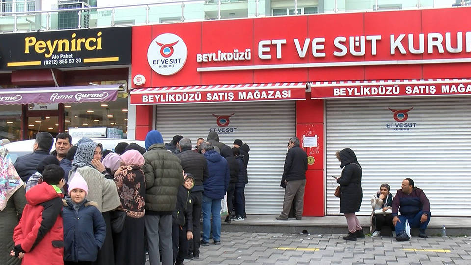 CHP'li Öztunç: Et ve Süt Kurumu'nun mağazaları uzun kuyruklar sebebiyle mi kapatıldı?