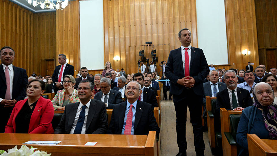 Kılıçdaroğlu'nun konuştuğu CHP grup toplantısına bazı vekiller katılmadı