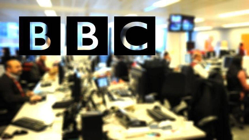 BBC sunucusu hakkında 'cinsel içerikli fotoğraf' suçlaması: BBC, iddiaları ciddiye aldığını duyurdu