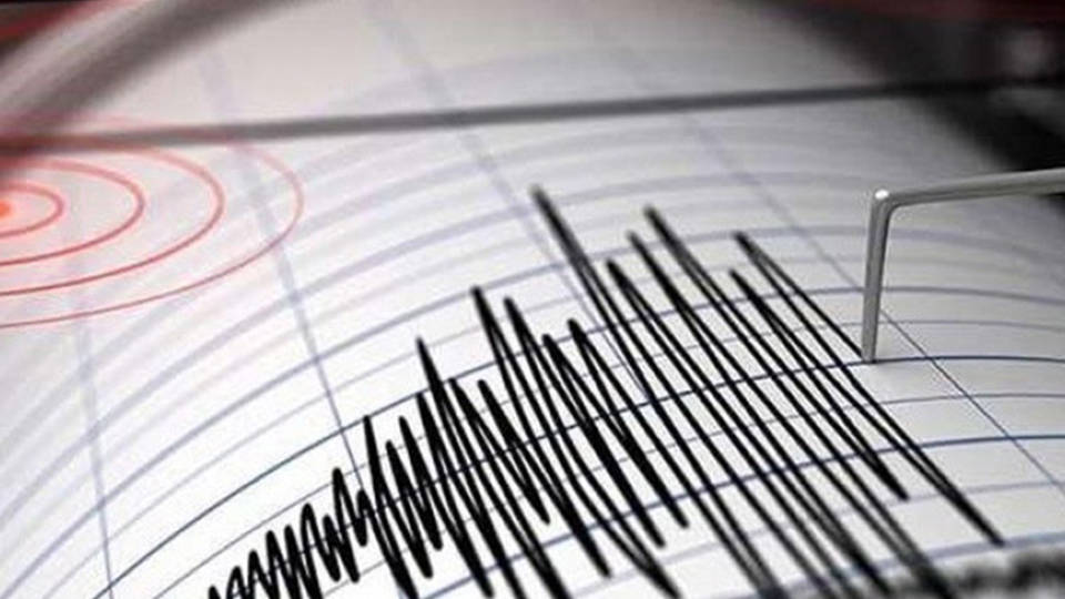 Kandilli Rasathanesi duyurdu: İzmir'de 3.9 büyüklüğünde deprem
