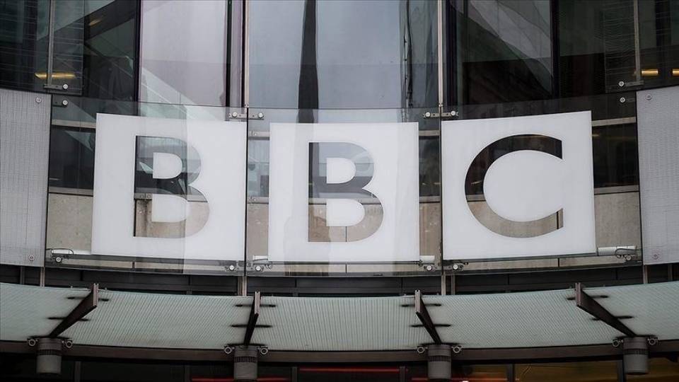 BBC'nin açığa alınan sunucusunun ismi açıklandı