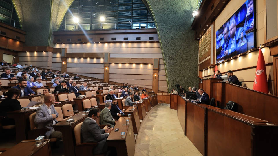 İmamoğlu veto etmişti: İBB Meclisi 4 mülkü AKP'li belediyelere devretti