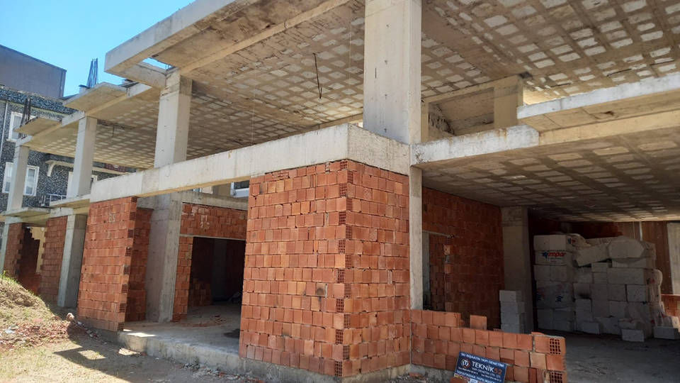 Çürük inşaatın betonunu AKP’li belediye hibe etmiş