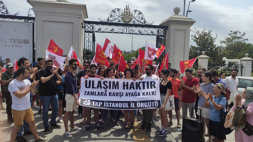 TKP, İstanbul'da beklenen ulaşım zammını protesto etti: "Ulaşım haktır, zamlara karşı ayağa kalk"