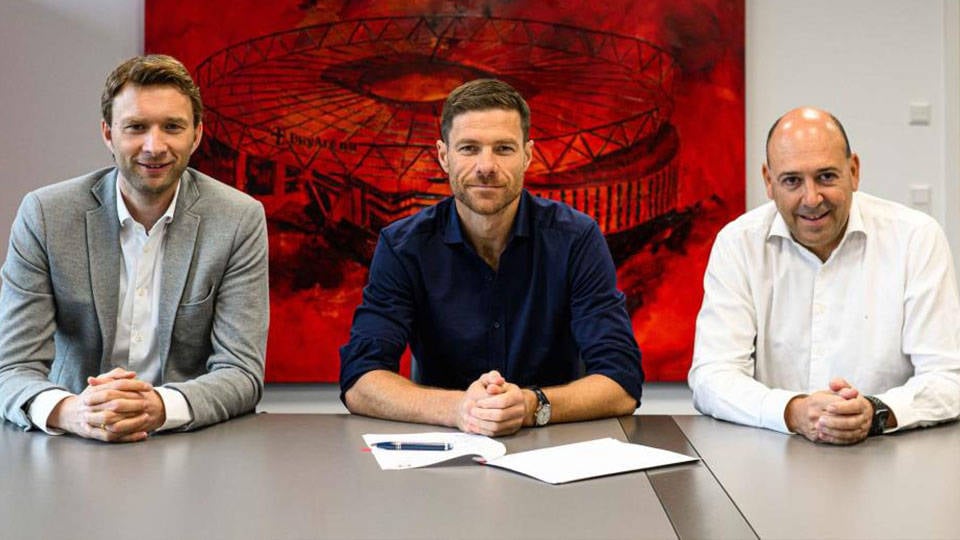 Bayer Leverkusen, Xabi Alonso'nun sözleşmesini 3 yıl uzattı