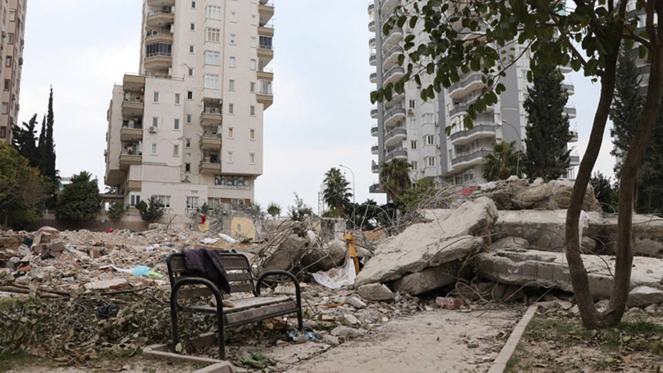 Depremin üzerinden 6 ay geçti, sorunlar aynı: Kırsaldaki binaların çoğu hâlâ yıkılmadı