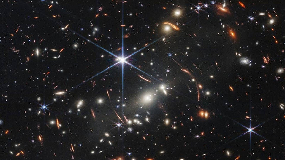James Webb Uzay Teleskobu'ndan 'Earendel' keşfi: Güneş'ten bir milyon kat parlak