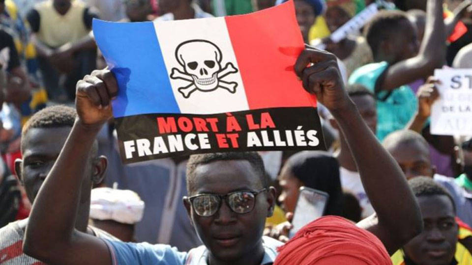 Mali'den Nijer'deki askeri darbeye destek veren Fransa hakkında vize kararı