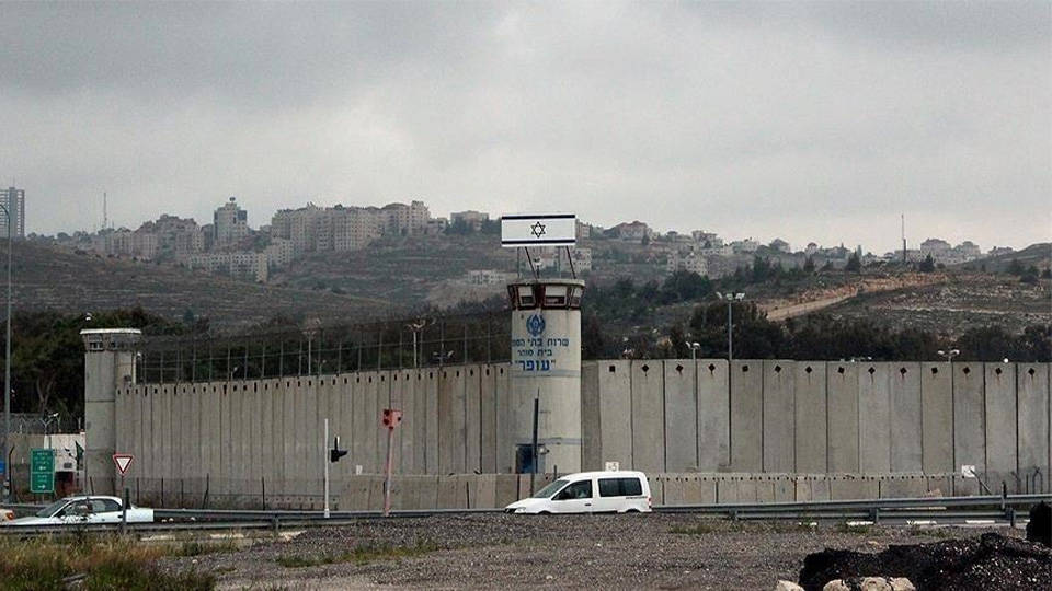İsrail cezaevlerinde bulunan 1000 Filistinli, süresiz açlık grevine başladı