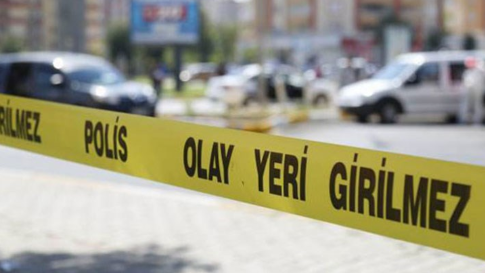 İzmir'de bıçakla yaralanan kişi hayatını kaybetti