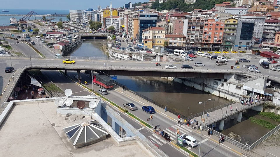 AKP'li belediye tarihi köprüyü yıkıyor
