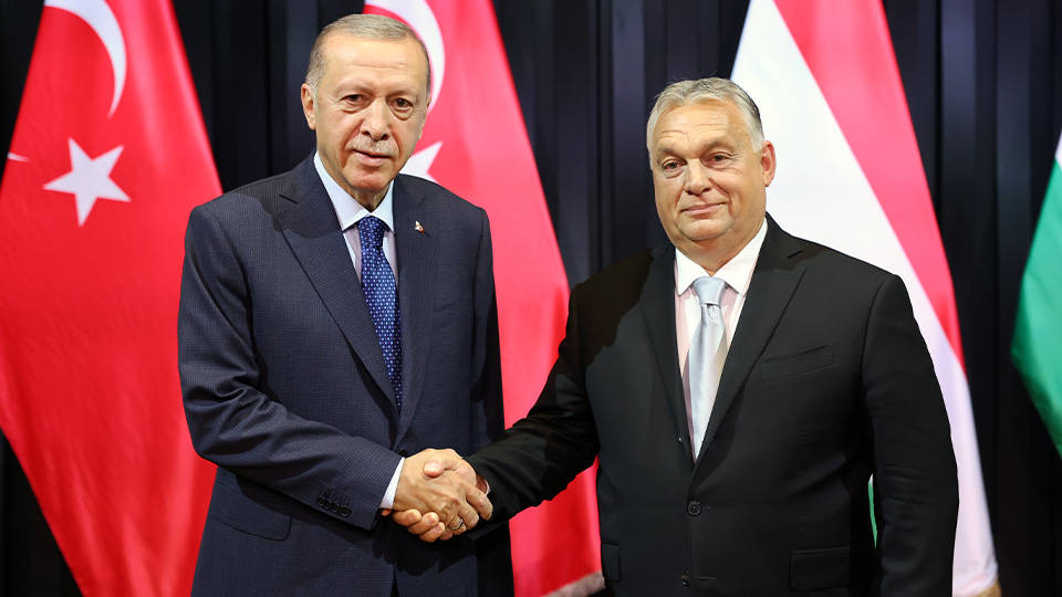 Erdoğan, Budapeşte'de Macaristan Başbakanı Orban ile görüştü