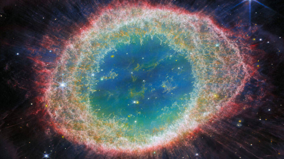 James Webb Uzay Teleskobu görüntüledi: Dünya'dan 2,500 ışık yılı uzaklıktaki Halka Nebulası