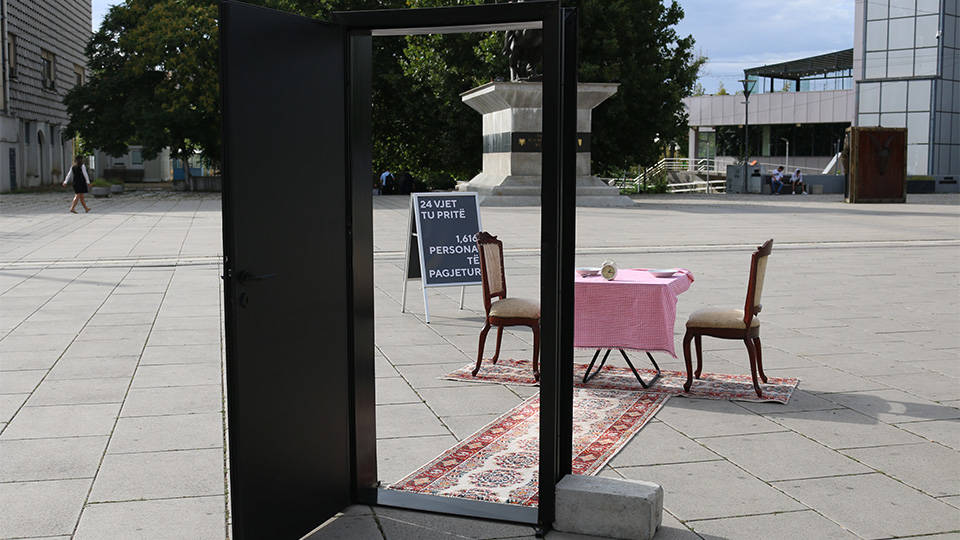 Kosova Savaşı'nda kaybolan 1600'den fazla kişi için “Bekleme Kapısı” oluşturuldu