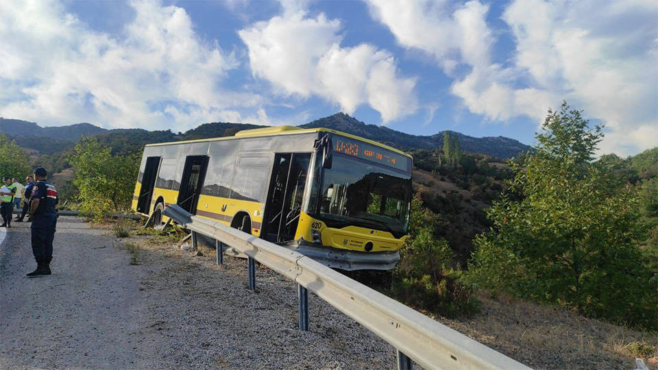 Bursa'da belediye otobüsünde faciadan dönüldü: 10 yaralı