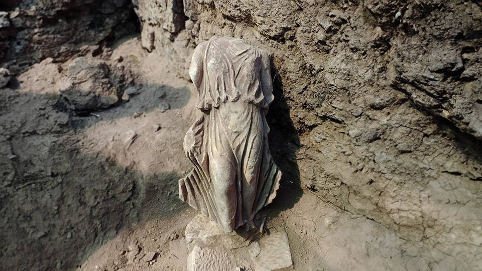 Syedra Antik Kenti'nde 1800 yıllık ikinci Nike heykeli bulundu