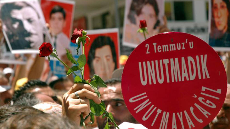 Sivas Katliamı'nda zamanaşımı kararına tepkiler büyüyor: Bu dava mahşere kalmayacak