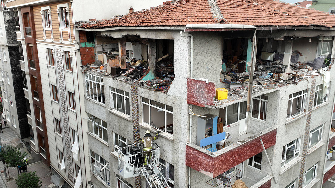 Şirinevler'de bir binada patlama: Can kaybı 3'e yükseldi