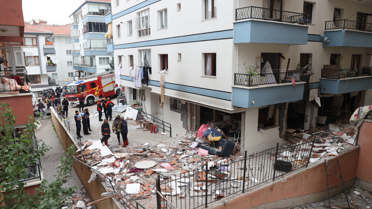 Mamak'ta 6 katlı binada patlama: 1 ölü
