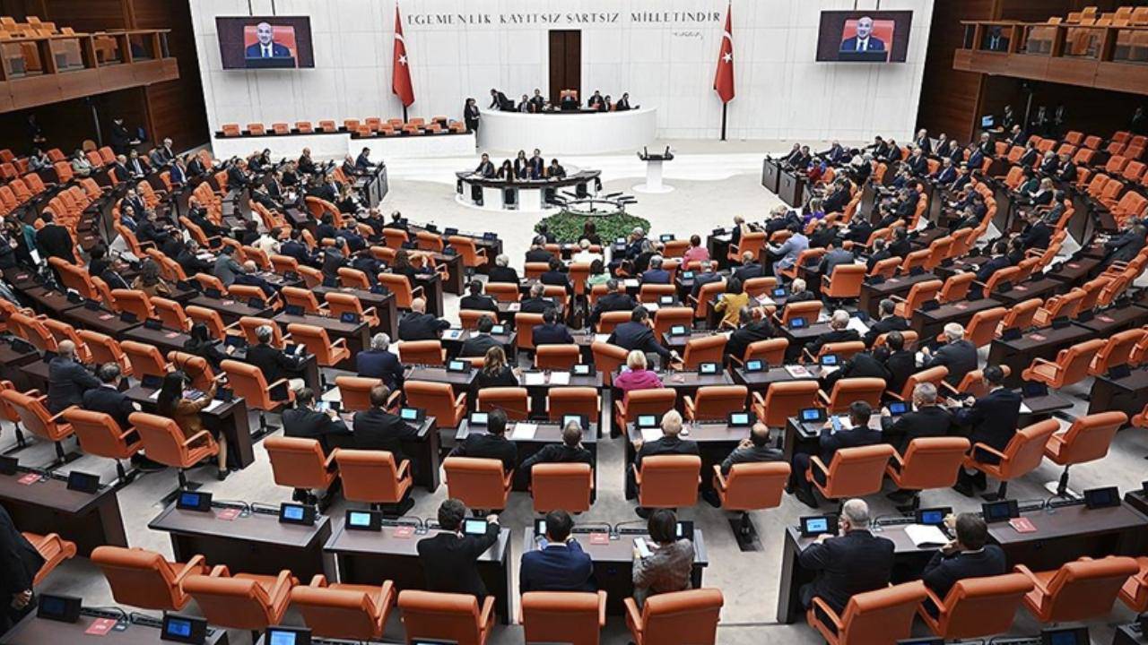 'Personel istihdamında mülakatın kaldırılması' önerisine AKP ve MHP'den ret