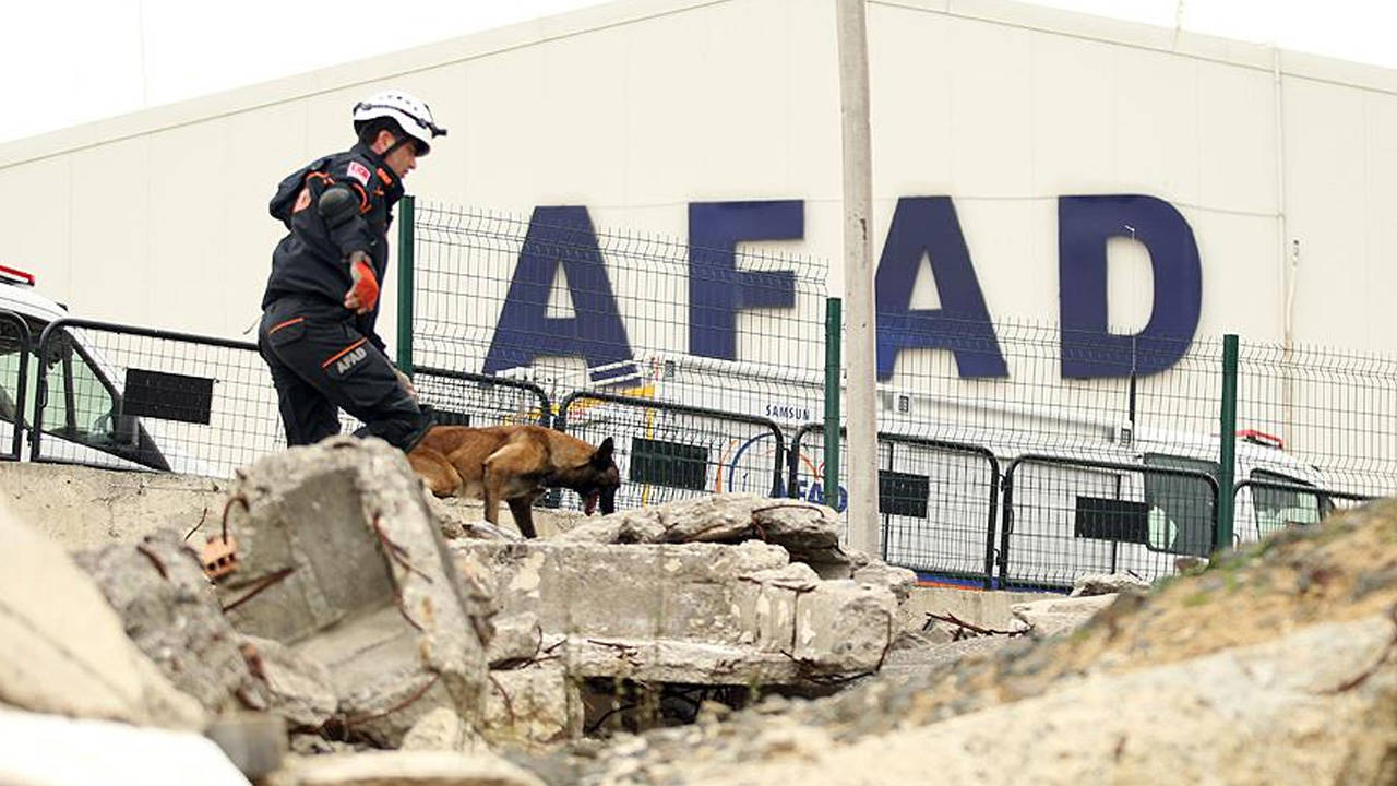 Depremler için 'sorumluluk' davası: AFAD da incelenecek