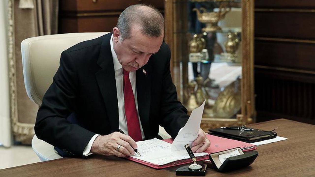 Erdoğan'dan bakanlıklara çok sayıda atama: Resmi Gazete'de yayımlandı