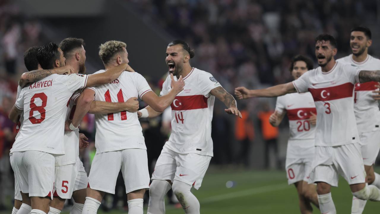 A Milli Takım Hırvatistan'ı deplasmanda tek golle geçti, liderlik koltuğuna oturdu