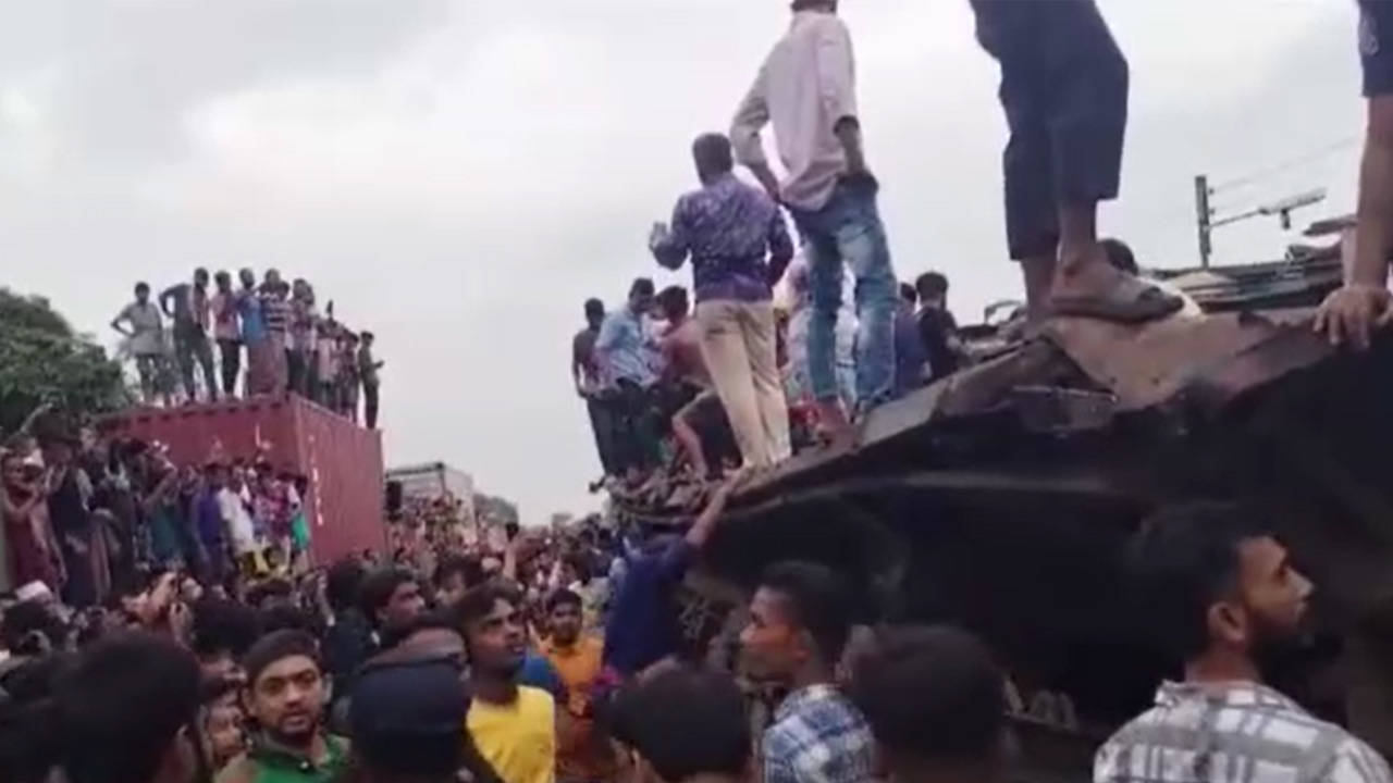 Bangladeş’te tren kazası: İlk belirlemelere göre 17 ölü, 100’den fazla yaralı