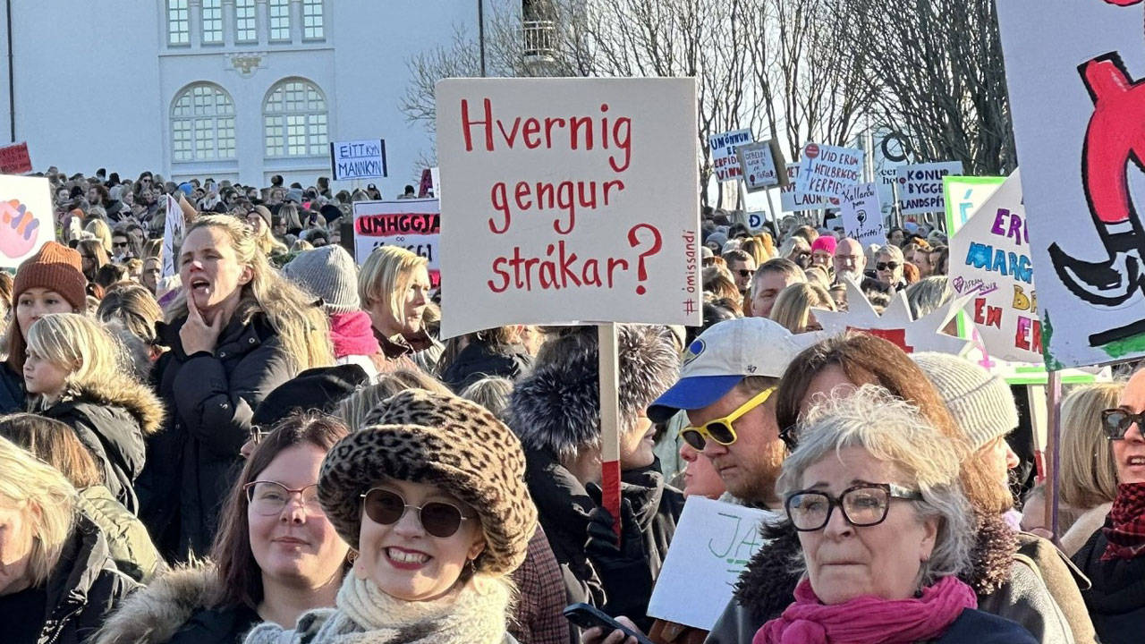 İzlanda'da kadınlar iş bıraktı