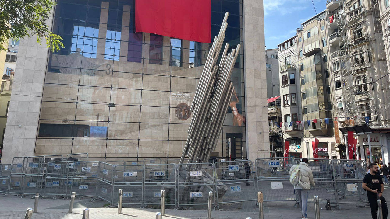 “Cumhuriyet’in 50. Yılı Anıtı” Cumhuriyet’in 100. yılına polis ablukasında giriyor