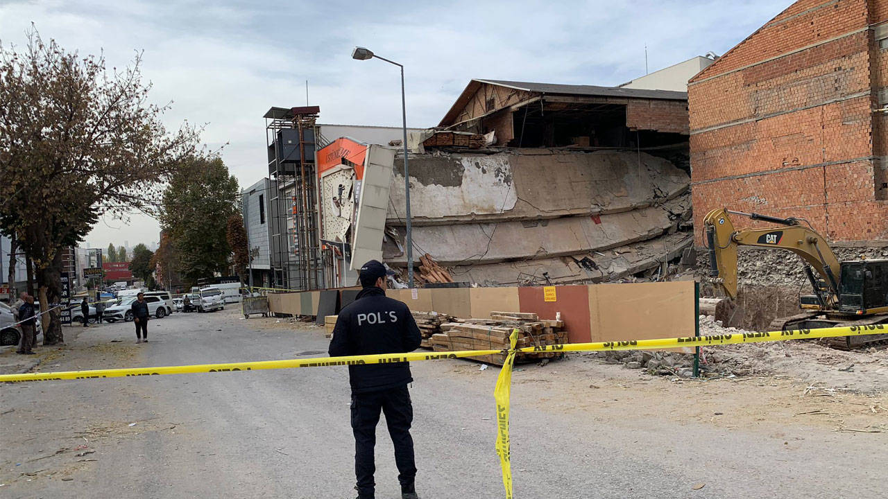Ankara'da bir binanın hafriyat çalışması sırasında bitişiğindeki 3 katlı bina çötü