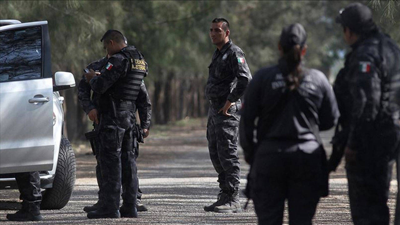 Meksika'da hava ambulansı düştü: 4 kişi öldü