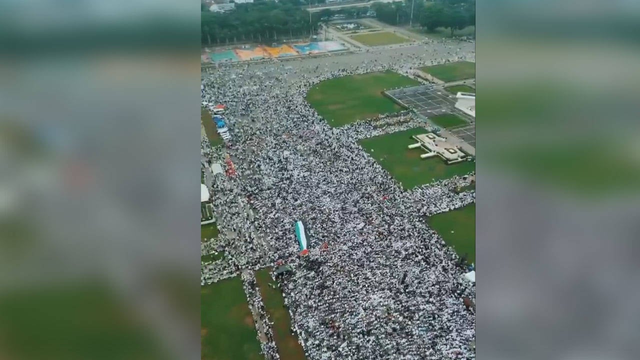 Endonezya'da yüz binler Filistin için toplandı