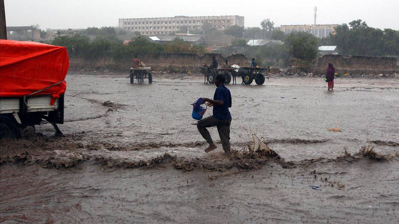 Somali'de aşırı yağışlar etkili oluyor: Ülkede acil durum ilan edildi