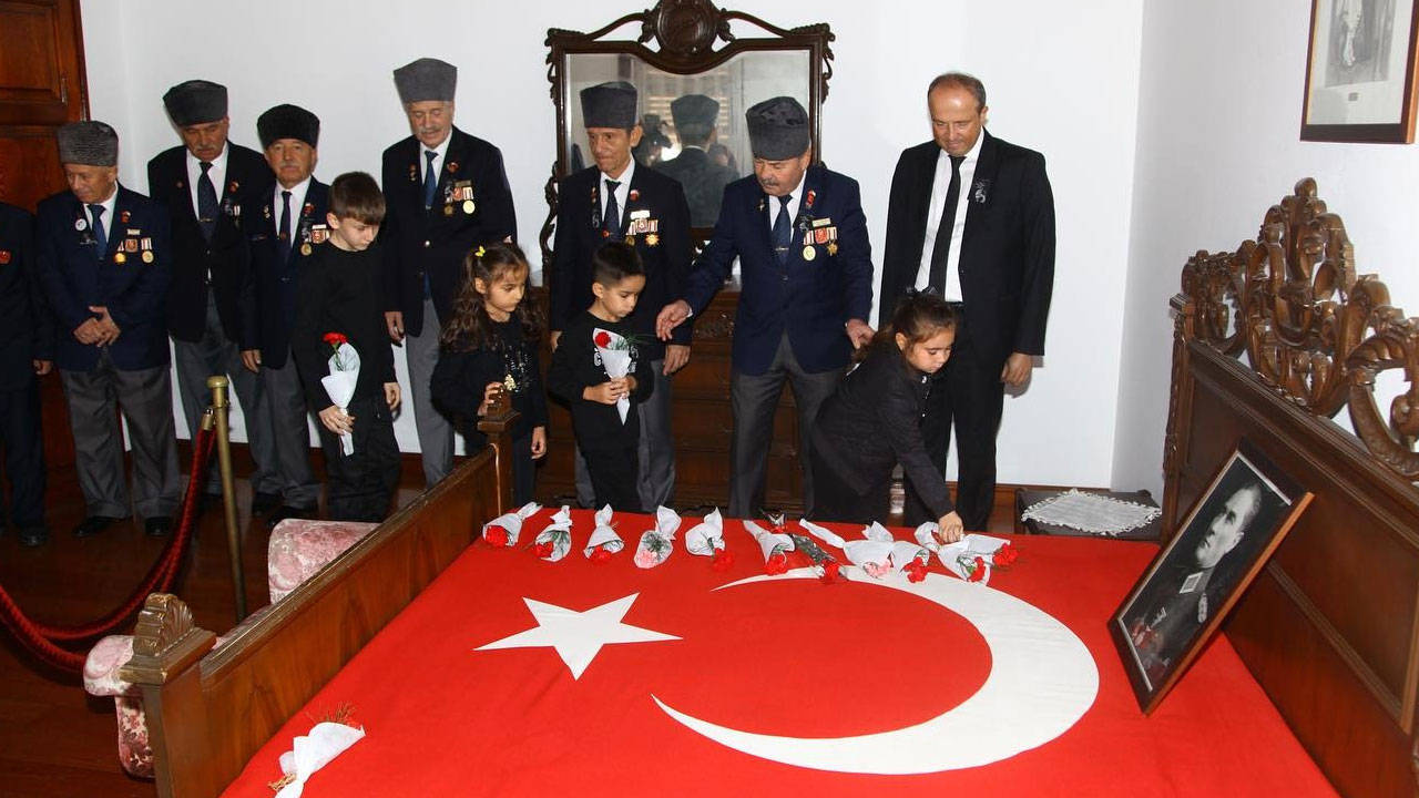 Avcılar, Atatürk'ü "2023'ten 2038'e mektup toplama projesi" ile andı