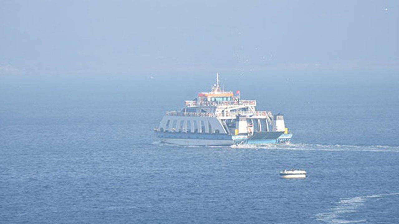 Çanakkale Boğazı 10 saat sonra transit gemi geçişlerine açıldı