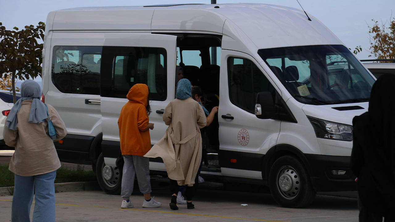 CHP'li Halıcı: Yurtlardaki öğrenciler hala neden zehirleniyor?