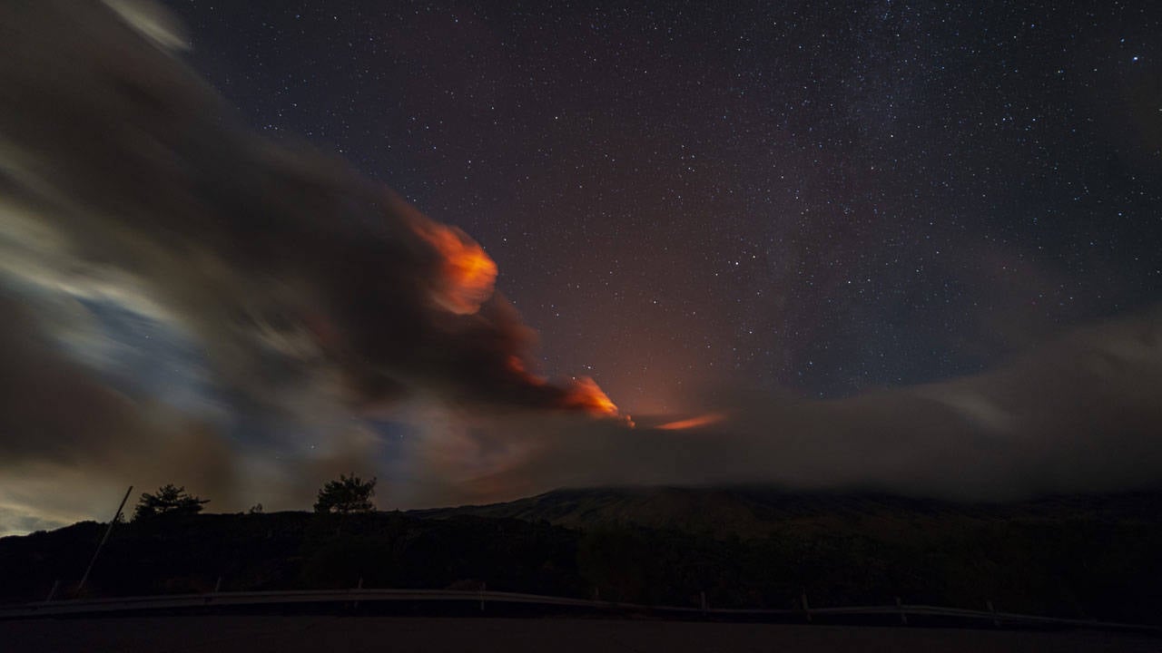 İtalya'da kırmızı alarm: Etna Yanardağı yeniden faaliyete geçti