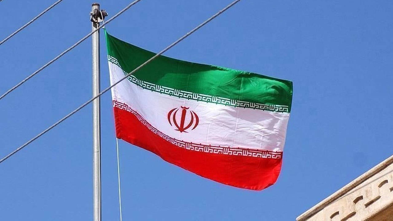 İran'da gece partisine katılan 300 kişi gözaltına alındı: Salon mühürlendi