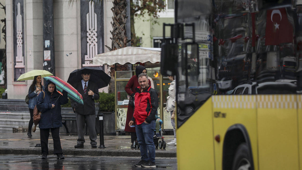AKOM'dan İstanbul için fırtınalı ve yağışlı hava uyarısı