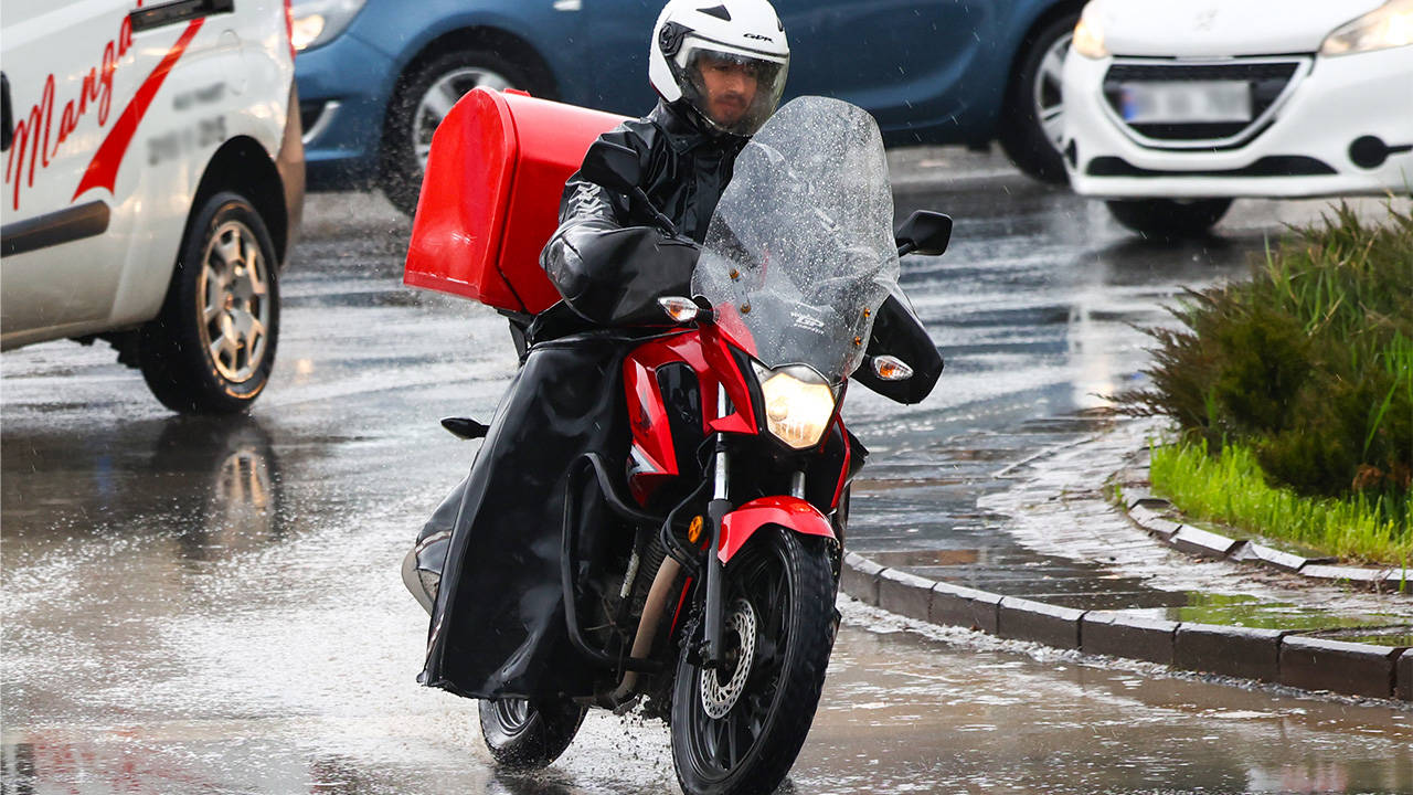 Yalova’da motokuryelerin trafiğe çıkışı, kötü hava nedeniyle yasaklandı
