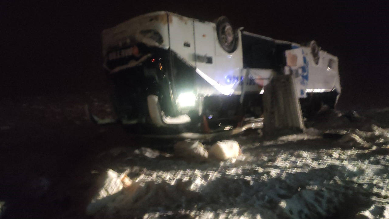 Bingöl’de 2 ayrı otobüs kazası: 22 yaralı