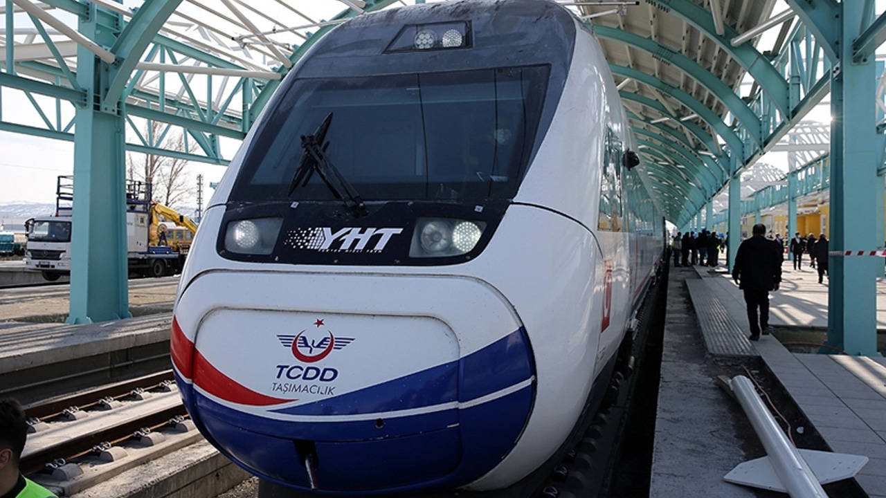 Bakan açıkladı: Yüksek hızlı trenlerde '9 günlük tatil' rekoru