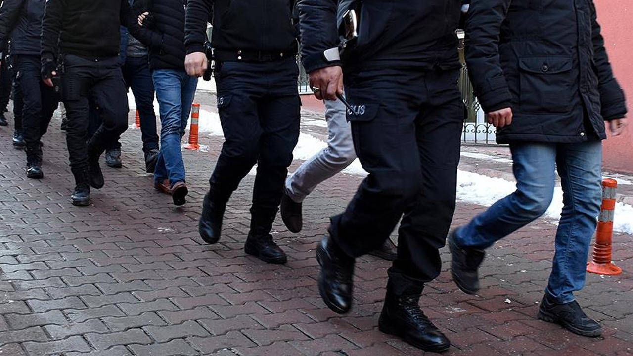 İstanbul ve Bursa’da uyuşturucu satıcılarına operasyon: 156 şüpheli gözaltında