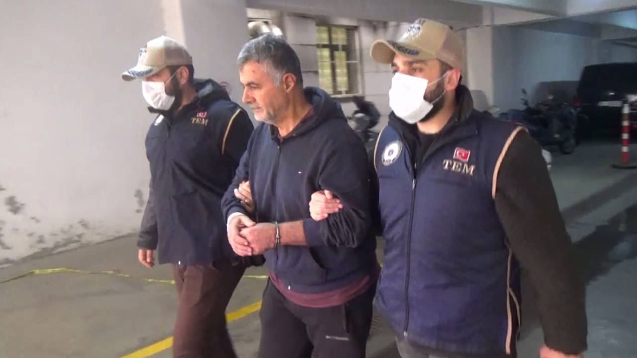 Kapatılan Zaman gazetesinin yöneticilerinden Mehmet Kamış tutuklandı