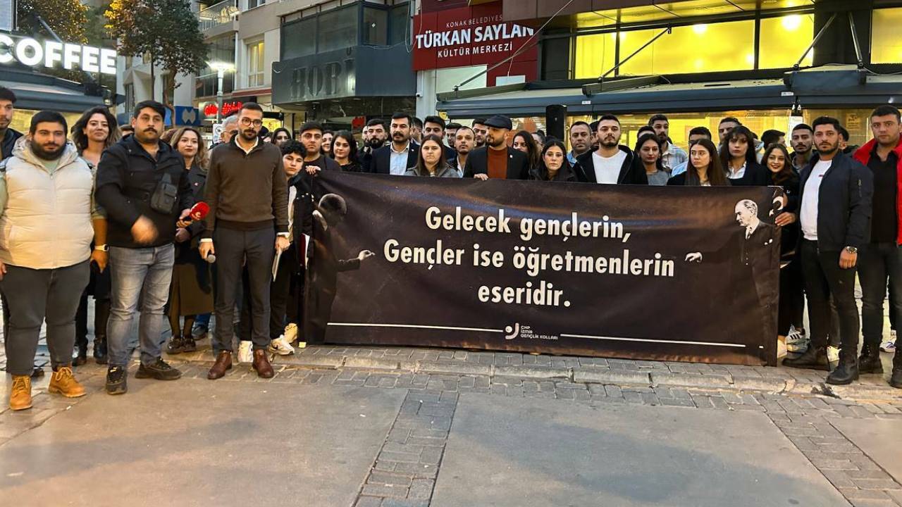 CHP İzmir İl Gençlik Kolları, 24 Kasım Öğretmenler Günü'nde atanamadığı için intihar eden öğretmenleri andı