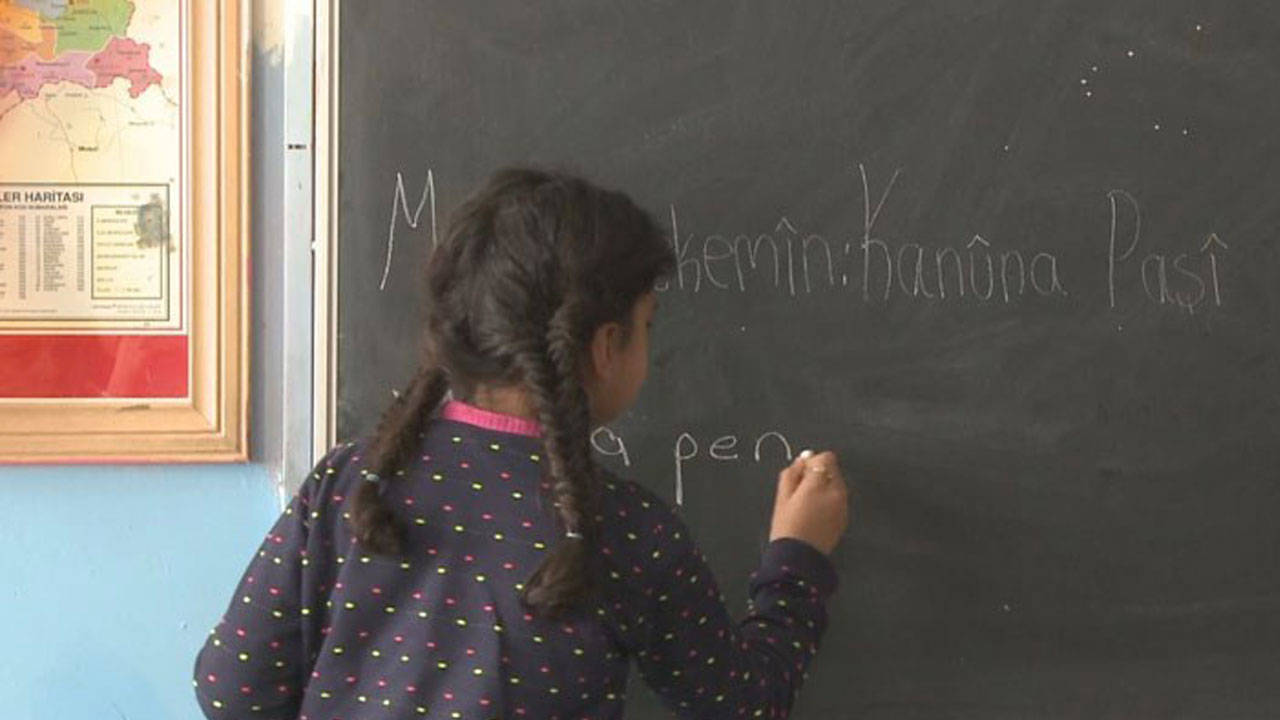 Kürtçe ders seçen öğrenci sayısında düşüş: 2015'te 80 bin, 2023'te 23 bin